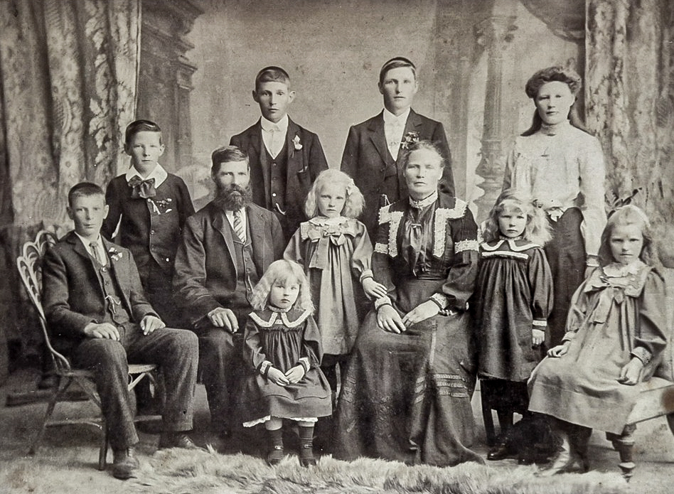 1394-ANDREW OLSEN – A Swedish Son at -image2png