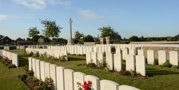 Croix-du-Bac British Cemetery, Steenwerck (No. Fr 1092)