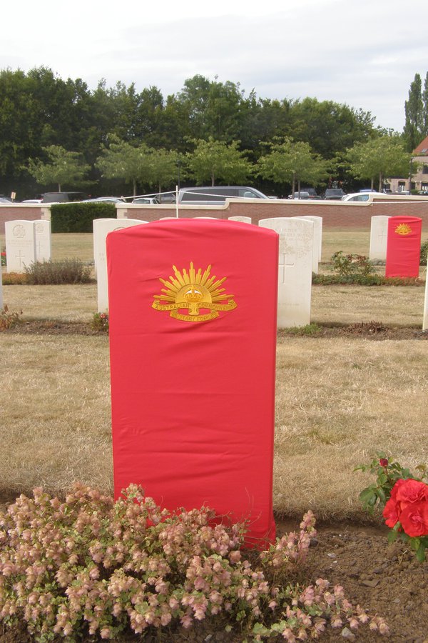 Peter Shannon's headstone before ceremony.JPG