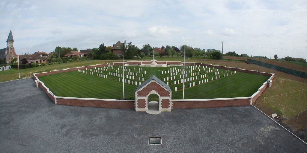 Pheasant Wood CWGC.jpg