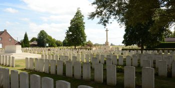Rue-du-Bois Cemetery, Fleurbaix (No. Fr 348)