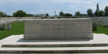 Rue Petillon Military Cemetery (No. Fr 525)