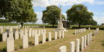 Laventie Military Cemetery (No. Fr 1887)