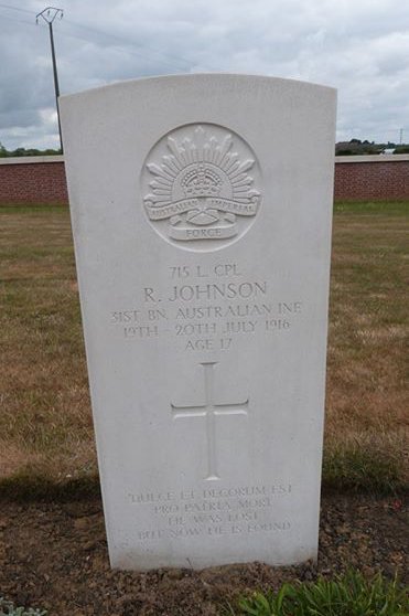 zoom_LCpl_R_Johnson_715_31st_Bn_grave.jpg